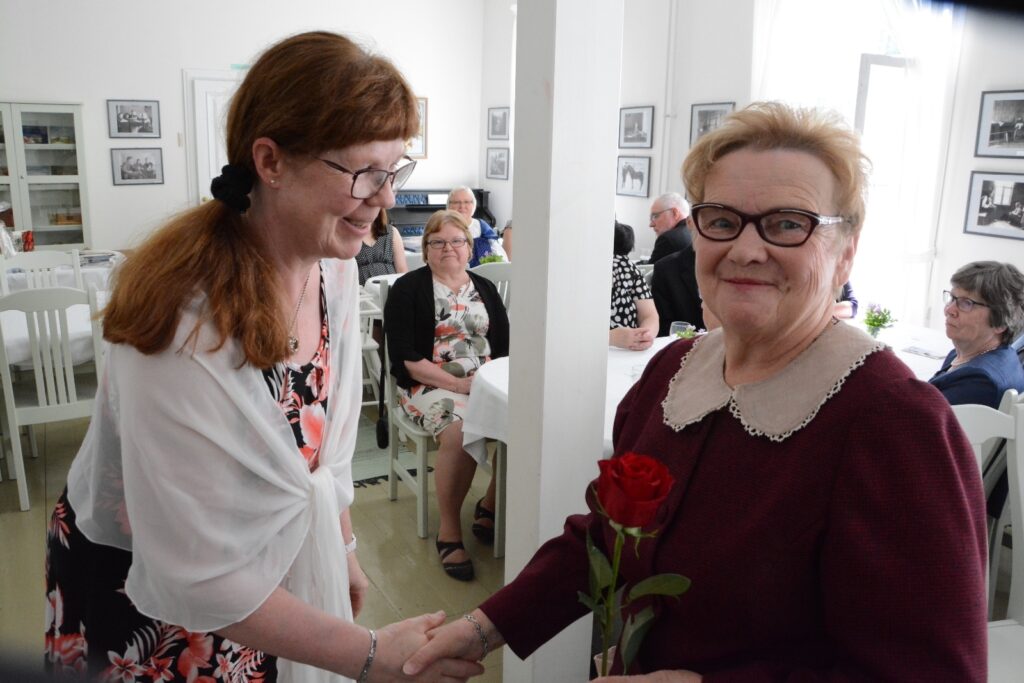 Riitta Höykinpuro ja Pihtiputaan Mummo Aune Turunen